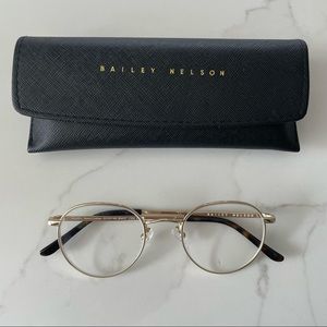 Bailey Nelson Adler Large Gold frames w/ Lenses